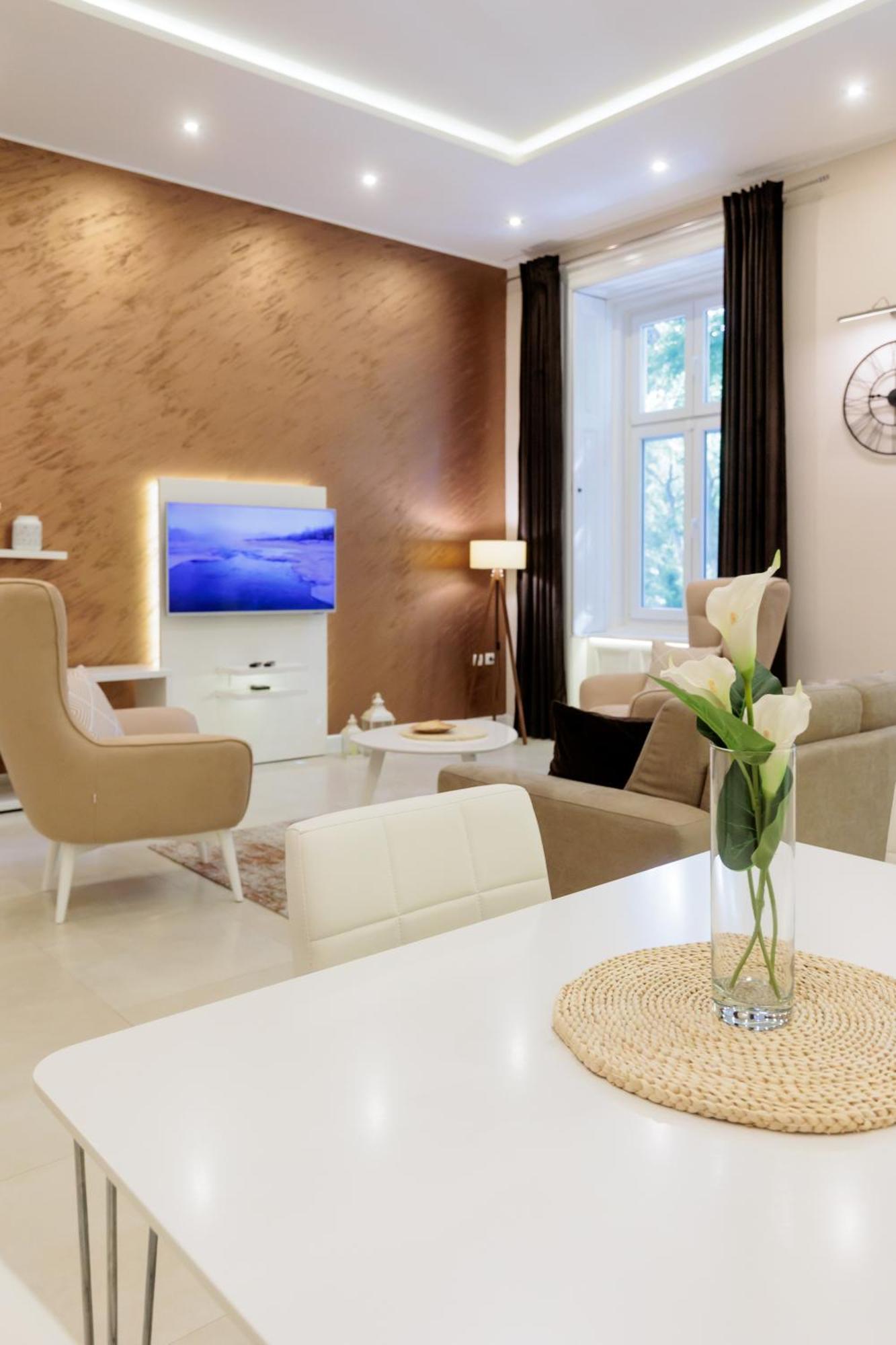 Apartman Mirakul Subotica Esterno foto